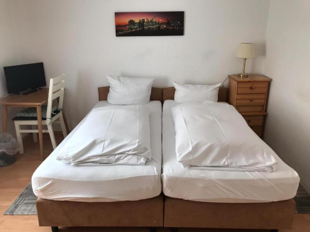 Pension Altstadt Garni Бад-Виндсхайм Экстерьер фото