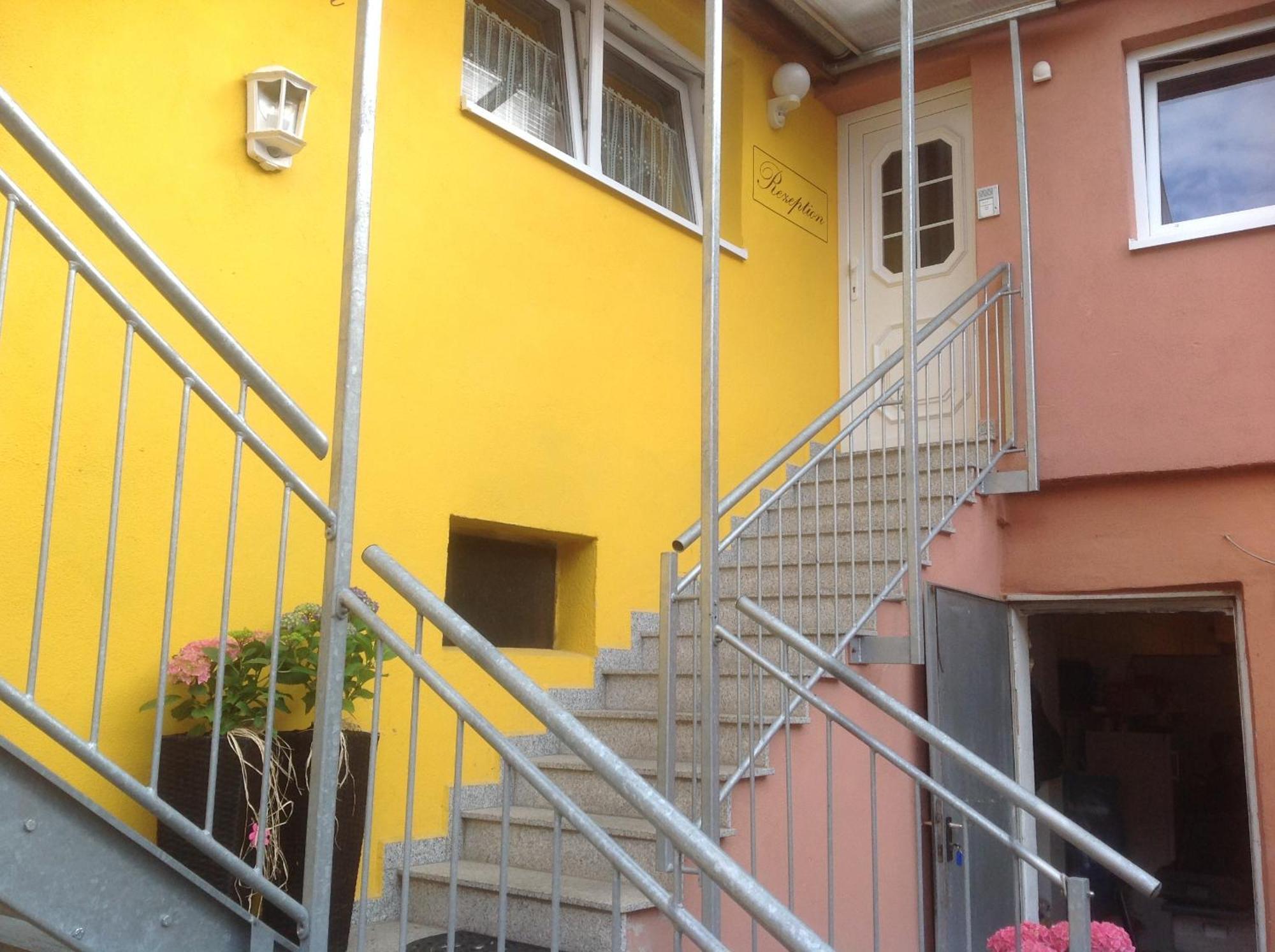 Pension Altstadt Garni Бад-Виндсхайм Экстерьер фото