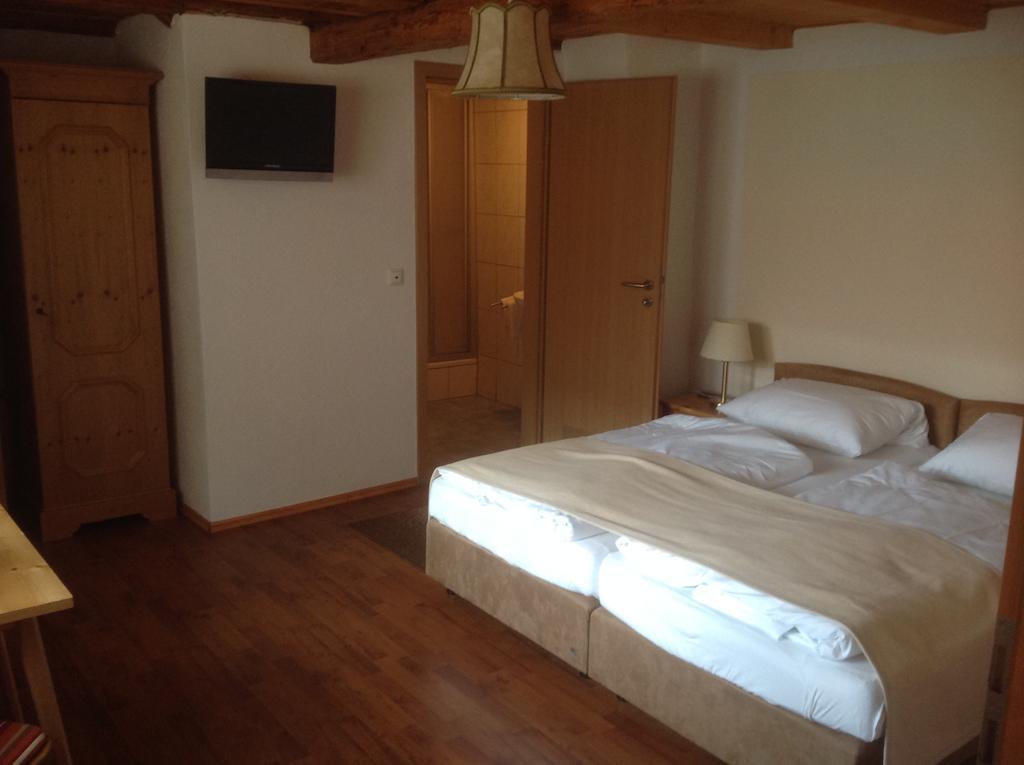Pension Altstadt Garni Бад-Виндсхайм Номер фото