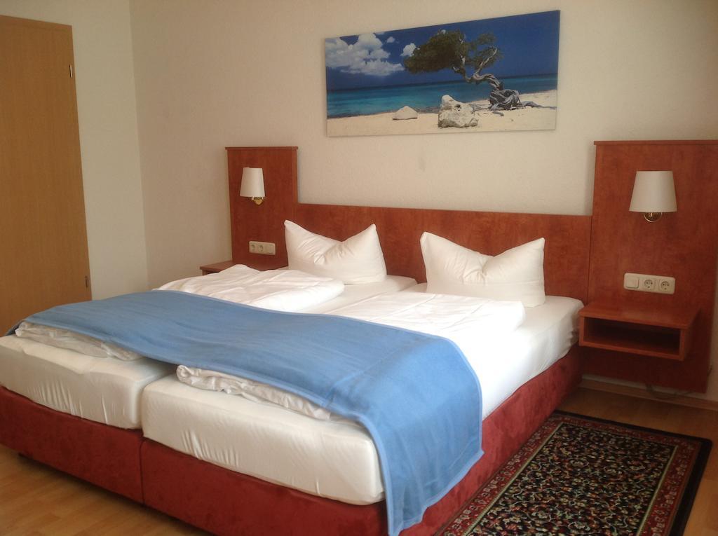 Pension Altstadt Garni Бад-Виндсхайм Номер фото