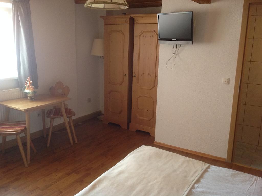 Pension Altstadt Garni Бад-Виндсхайм Номер фото
